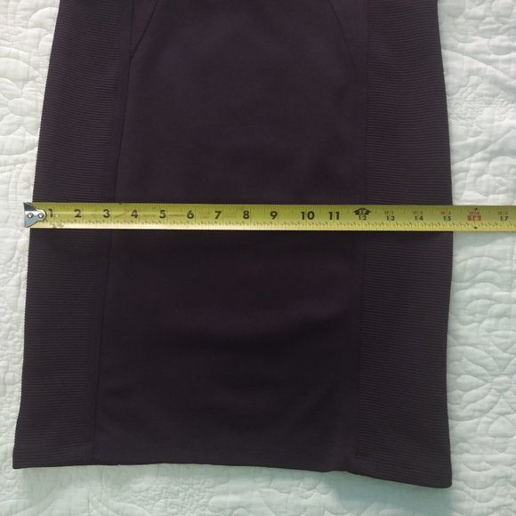 Pencil Skirt that hugs your curves - Picture 7 of 10